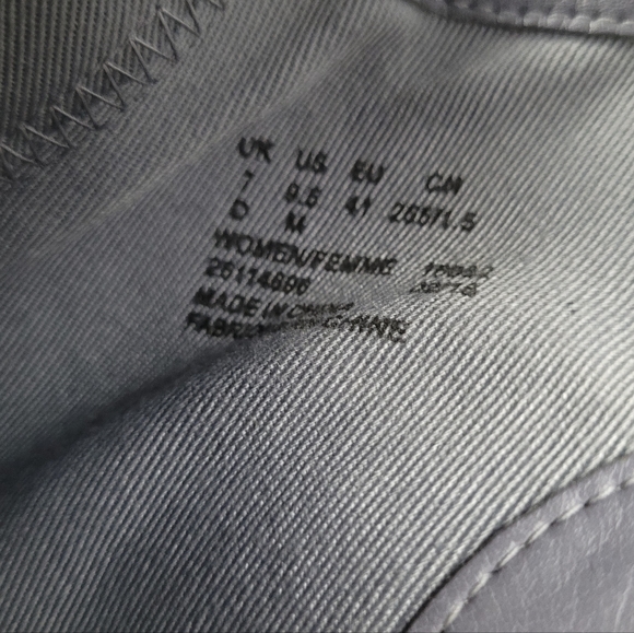 CLARKS SOMERSET | Glacier Charm leather peep toe heel sandals - Picture 11 of 11